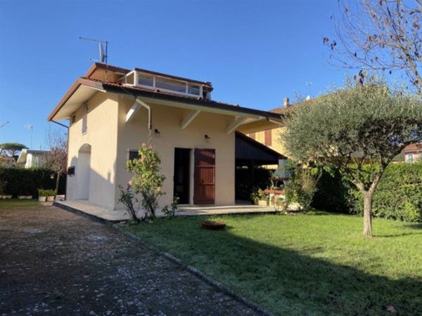 casa indipendente in vendita a Forte dei Marmi