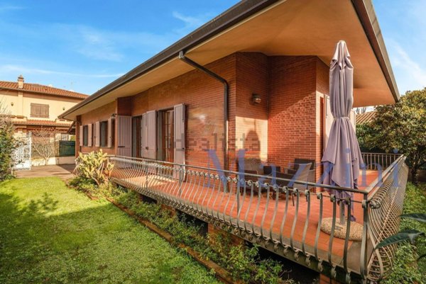 casa indipendente in vendita a Forte dei Marmi