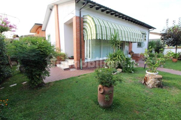 casa indipendente in vendita a Forte dei Marmi