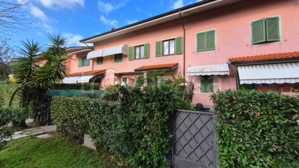 casa indipendente in vendita a Forte dei Marmi