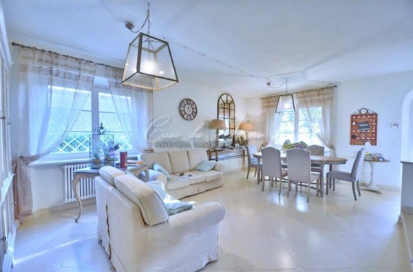 casa indipendente in vendita a Forte dei Marmi