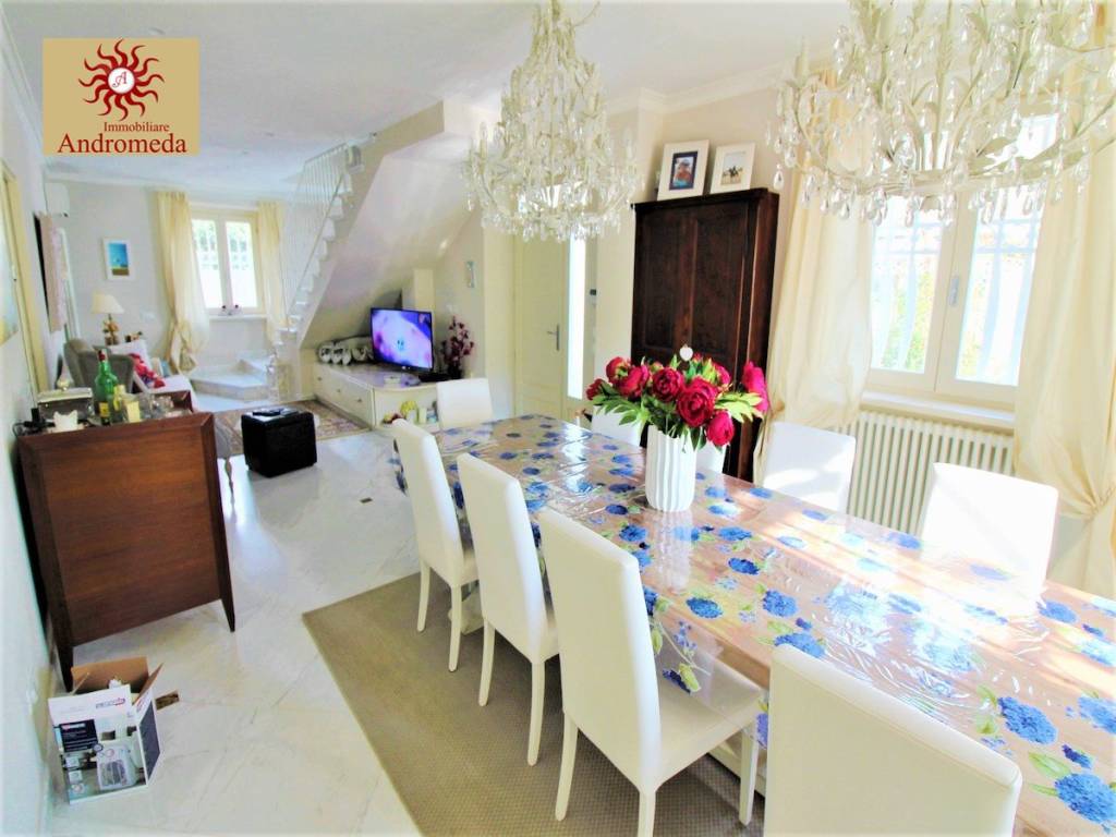 casa indipendente in vendita a Forte dei Marmi