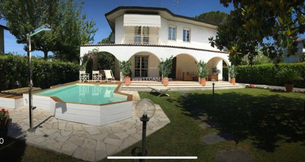 casa indipendente in vendita a Forte dei Marmi