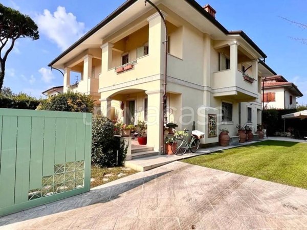 casa indipendente in vendita a Forte dei Marmi