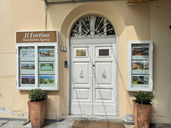 casa indipendente in vendita a Forte dei Marmi