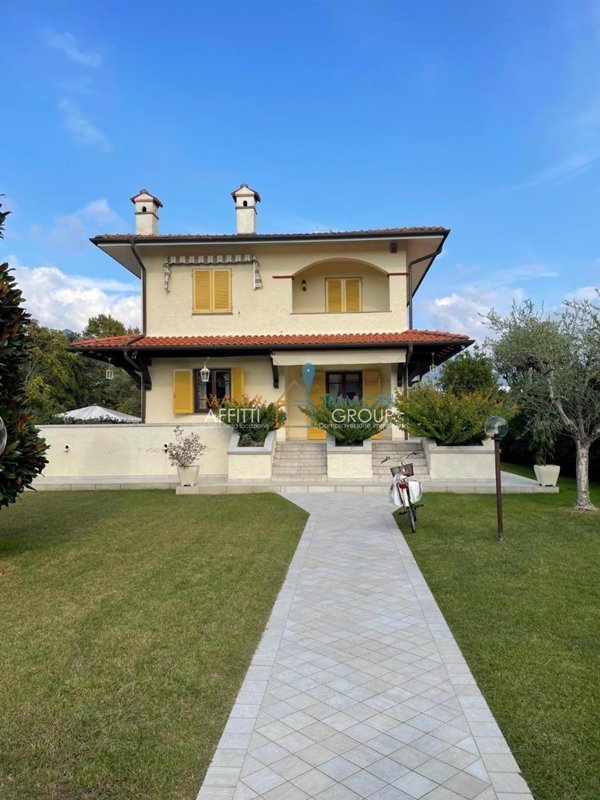 casa indipendente in vendita a Forte dei Marmi