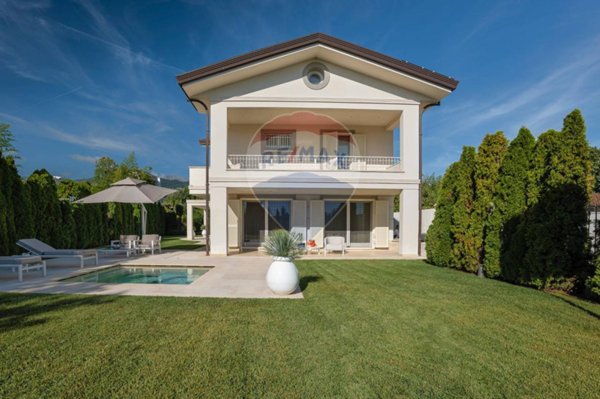 casa indipendente in vendita a Forte dei Marmi