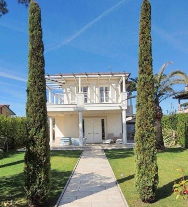 casa indipendente in vendita a Forte dei Marmi