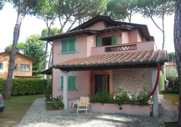casa indipendente in vendita a Forte dei Marmi