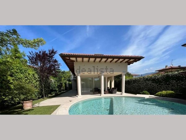 casa indipendente in vendita a Forte dei Marmi