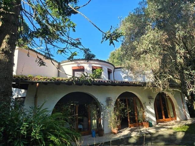 casa indipendente in vendita a Forte dei Marmi in zona Roma Imperiale