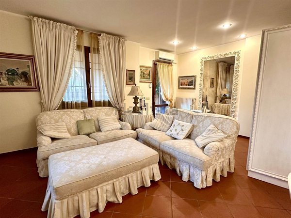 casa indipendente in vendita a Forte dei Marmi