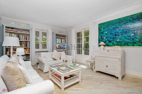 appartamento in vendita a Forte dei Marmi in zona Roma Imperiale