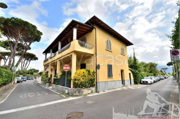casa indipendente in vendita a Forte dei Marmi