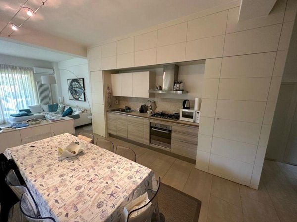 casa indipendente in vendita a Forte dei Marmi