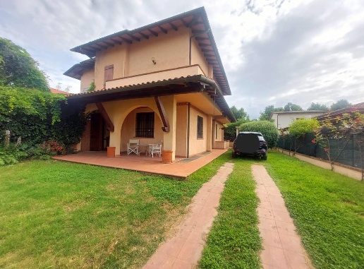 casa indipendente in vendita a Forte dei Marmi