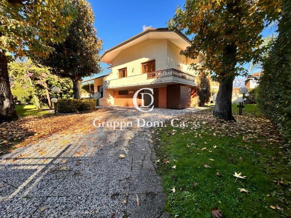 casa indipendente in vendita a Forte dei Marmi