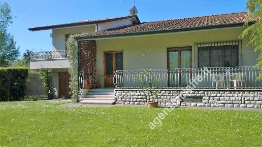 casa indipendente in vendita a Forte dei Marmi