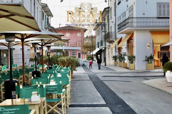 casa indipendente in vendita a Forte dei Marmi in zona Vittoria Apuana