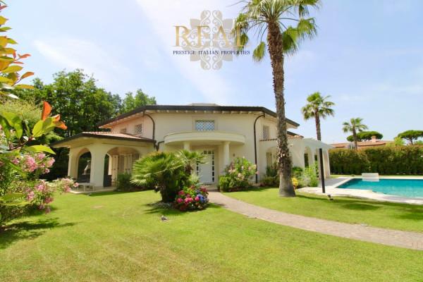 casa indipendente in vendita a Forte dei Marmi in zona Roma Imperiale