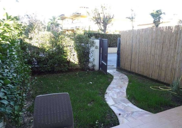 appartamento in vendita a Forte dei Marmi in zona Vittoria Apuana