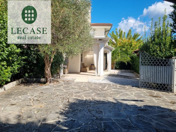casa indipendente in vendita a Forte dei Marmi