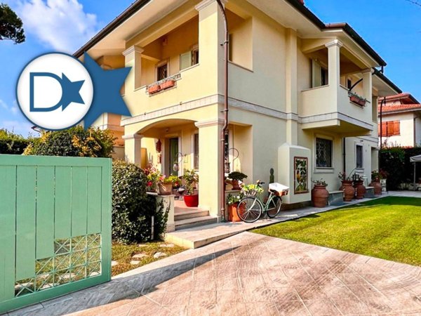 casa indipendente in vendita a Forte dei Marmi