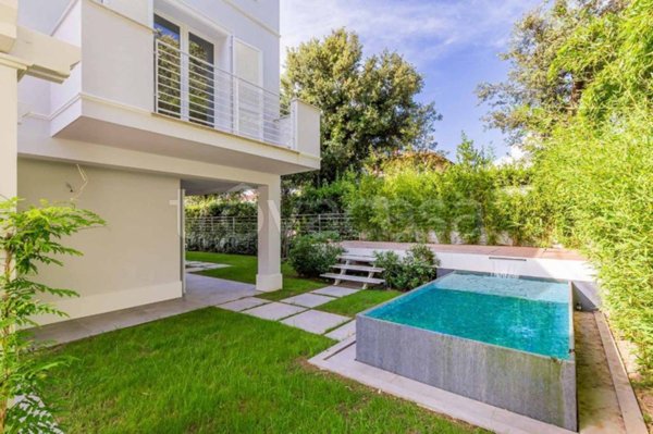casa indipendente in vendita a Forte dei Marmi