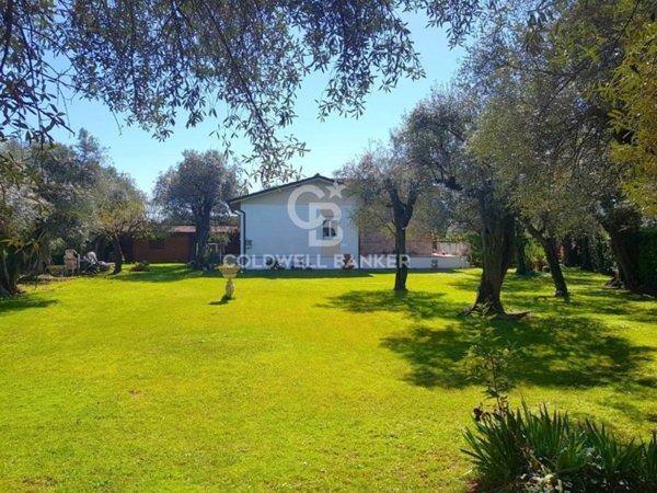 casa indipendente in vendita a Forte dei Marmi in zona Vaiana