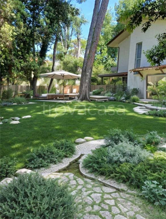 casa indipendente in vendita a Forte dei Marmi in zona Vittoria Apuana