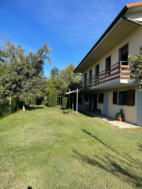 casa indipendente in vendita a Forte dei Marmi