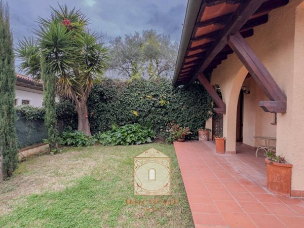 casa indipendente in vendita a Forte dei Marmi