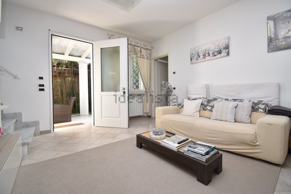 casa indipendente in vendita a Forte dei Marmi