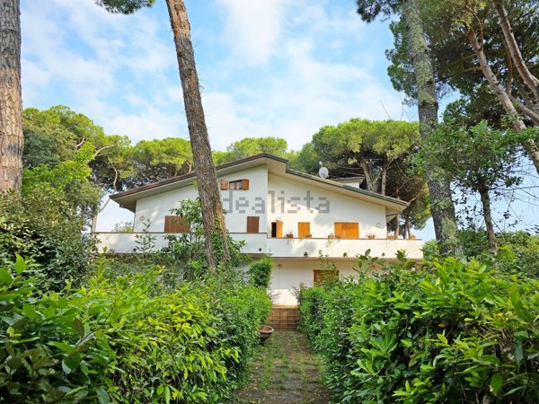 casa indipendente in vendita a Forte dei Marmi in zona Vittoria Apuana