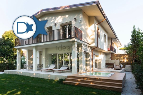 casa indipendente in vendita a Forte dei Marmi