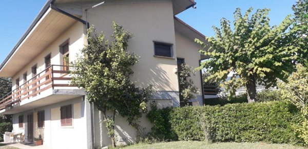 casa indipendente in vendita a Forte dei Marmi in zona Vittoria Apuana