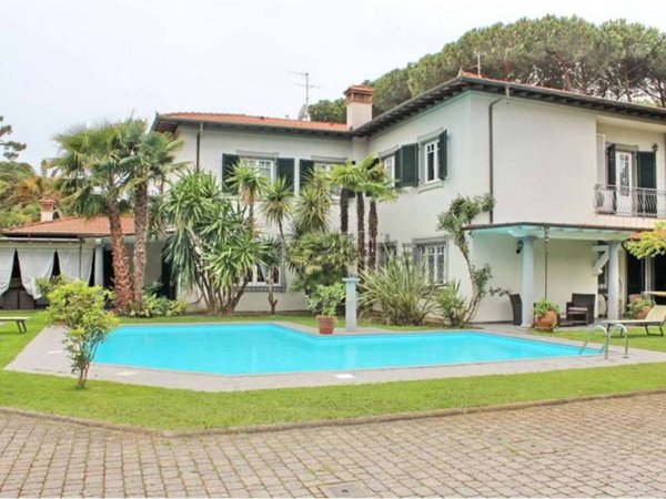 casa indipendente in vendita a Forte dei Marmi in zona Vittoria Apuana