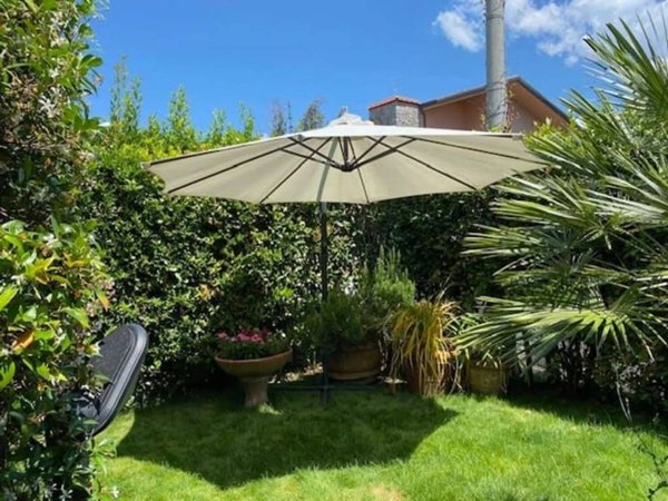 appartamento in vendita a Forte dei Marmi in zona Vittoria Apuana