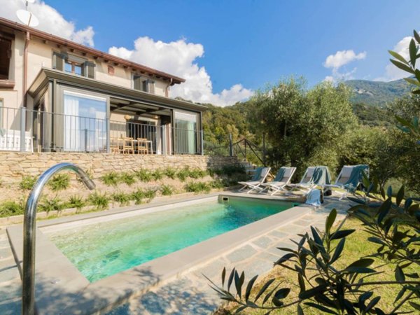 casa indipendente in vendita a Forte dei Marmi