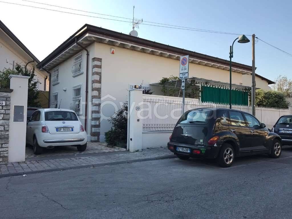 casa indipendente in vendita a Forte dei Marmi