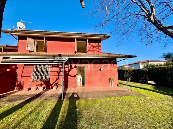 casa indipendente in vendita a Forte dei Marmi