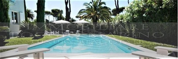 casa indipendente in vendita a Forte dei Marmi in zona Roma Imperiale