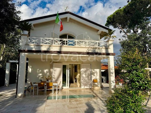 casa indipendente in vendita a Forte dei Marmi