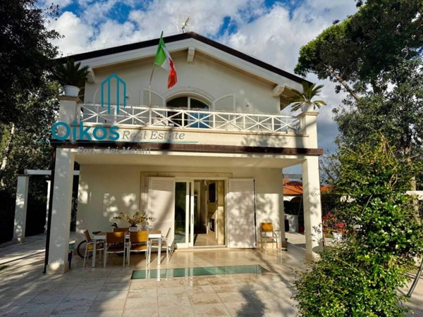casa indipendente in vendita a Forte dei Marmi