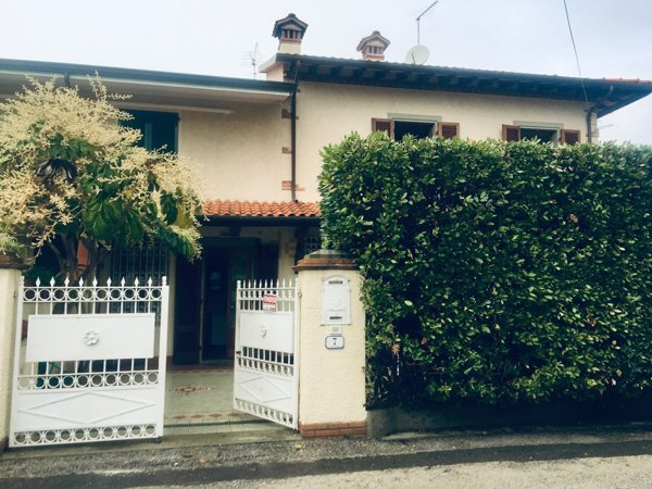 casa indipendente in vendita a Forte dei Marmi