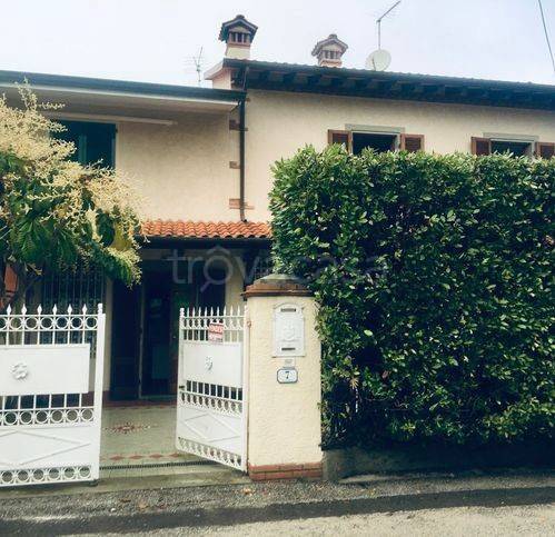 casa indipendente in vendita a Forte dei Marmi