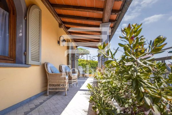 casa indipendente in vendita a Forte dei Marmi