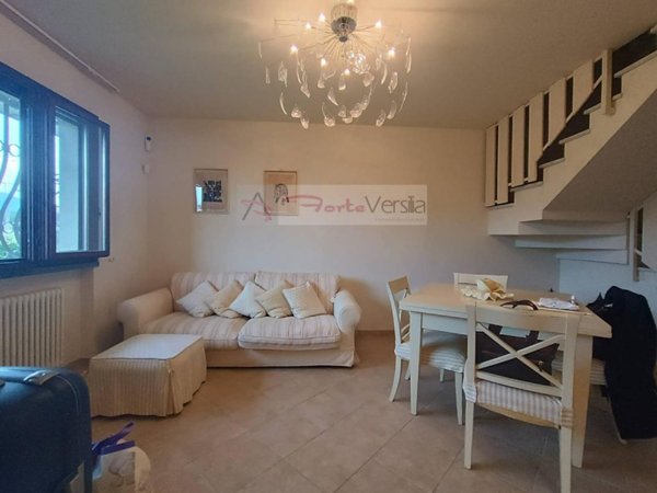 casa indipendente in vendita a Forte dei Marmi in zona Vaiana