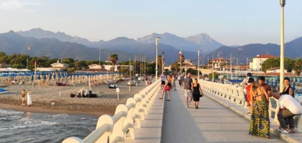 casa indipendente in vendita a Forte dei Marmi