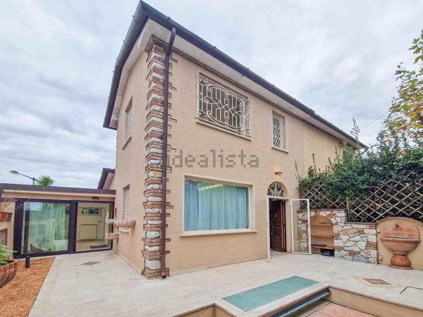 casa indipendente in vendita a Forte dei Marmi